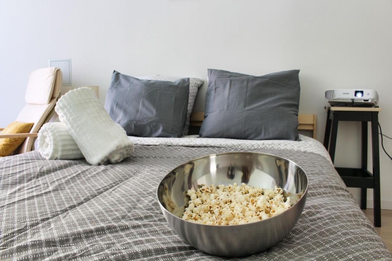 Appartement Studio Vidéoprojecteur&Popcorn - Proche Victoire à Bordeaux Extérieur photo